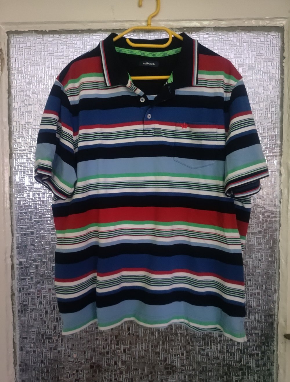 Neues Poloshirt in 56