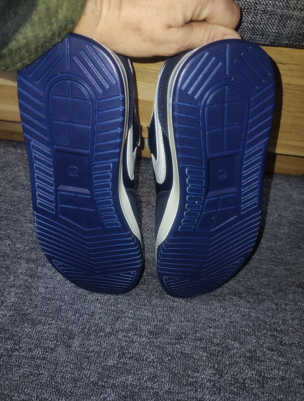 Neue Turnschuhe in 41