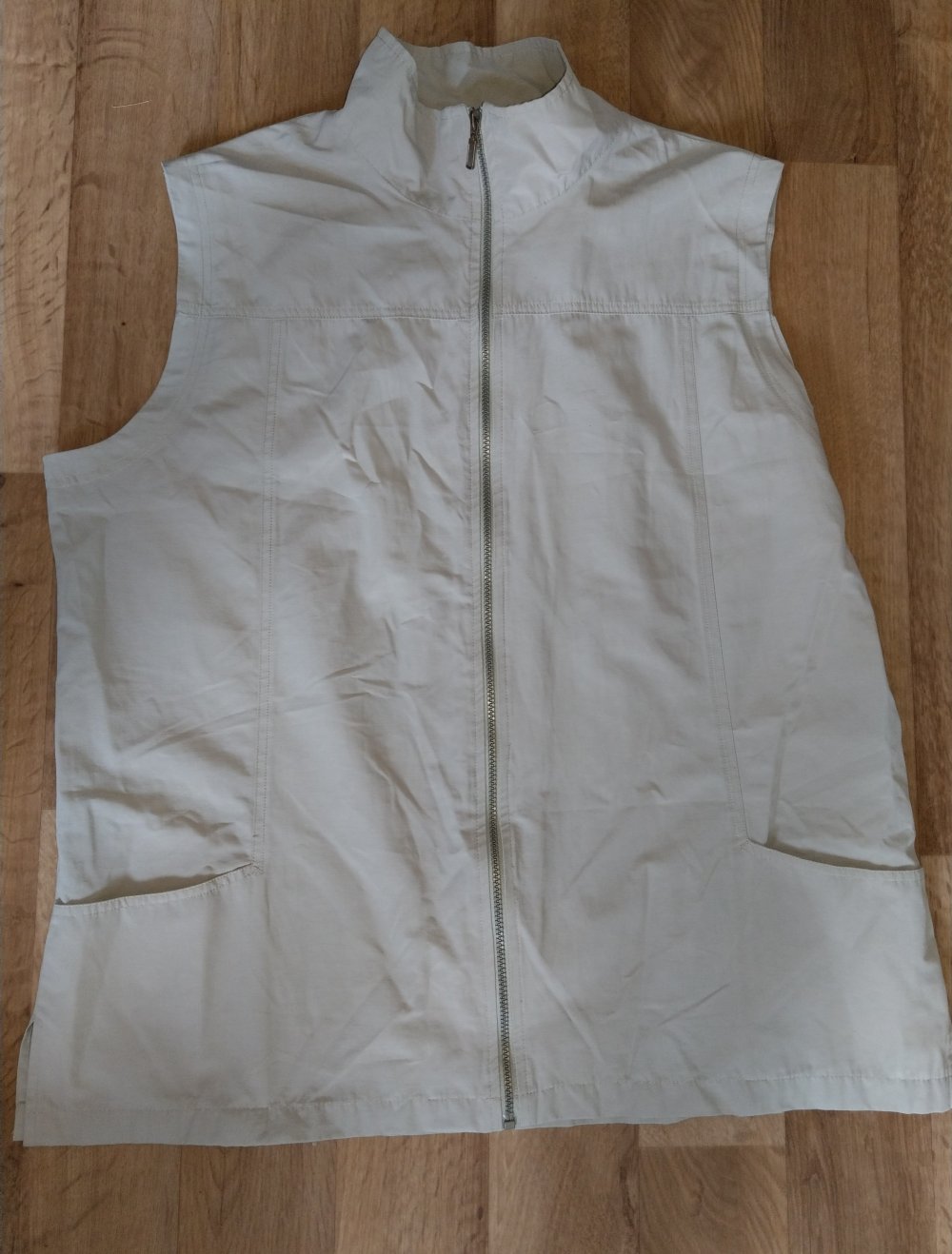 Neue dünne Weste in XXXL