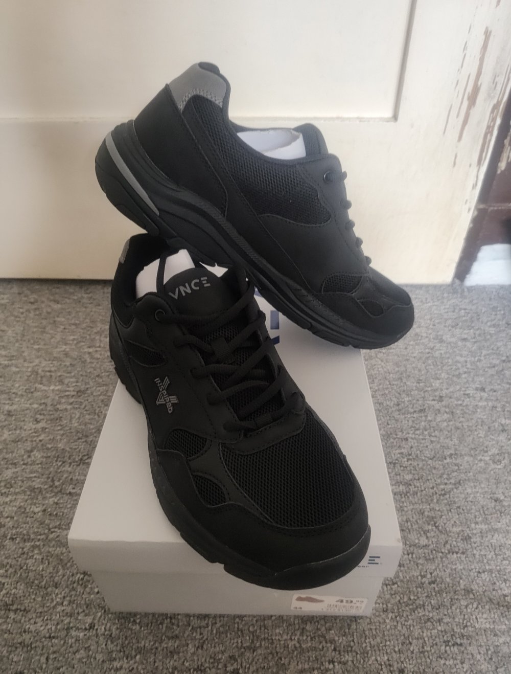 Neue Herrenschuhe in 44