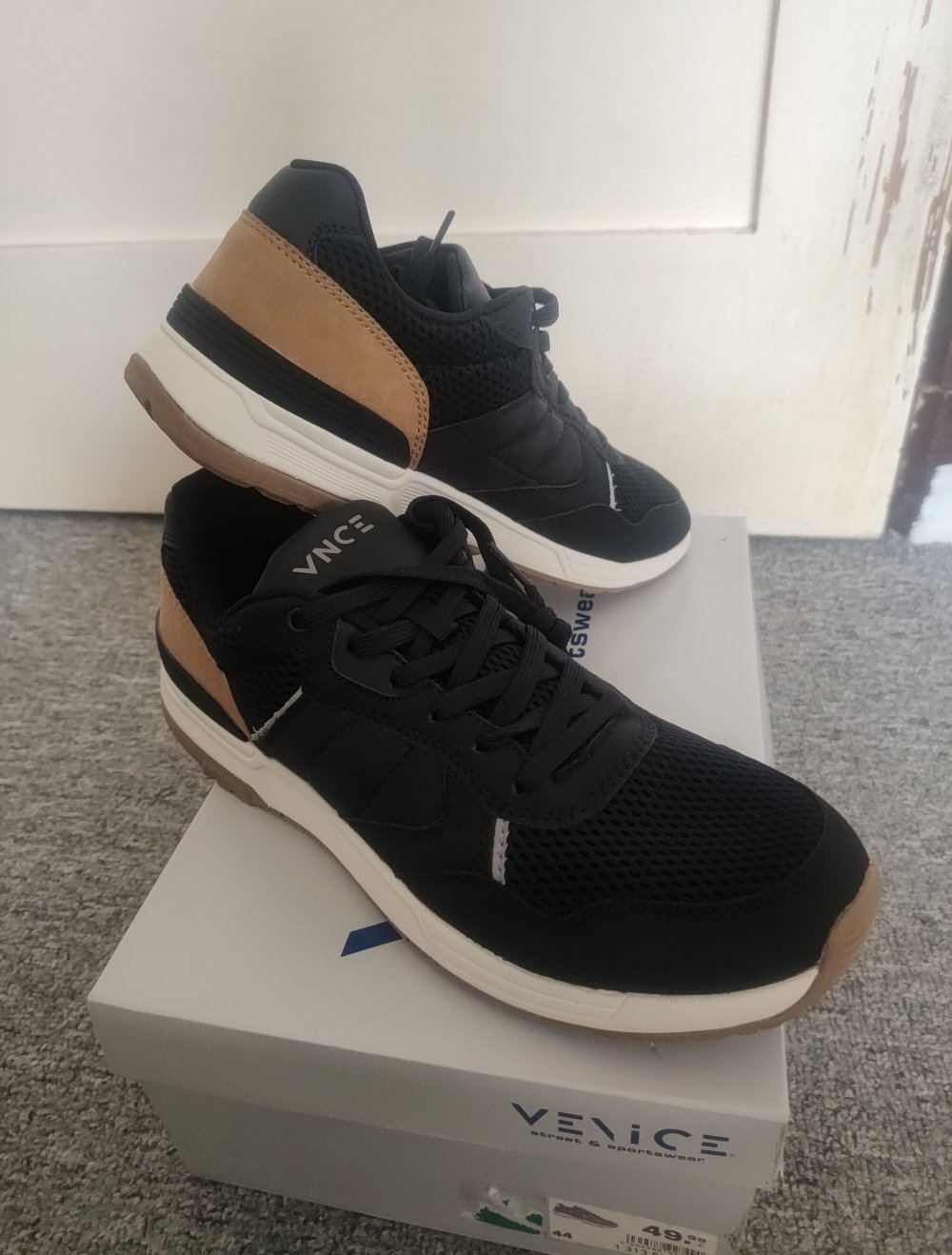 Neue Herrenschuhe in 44