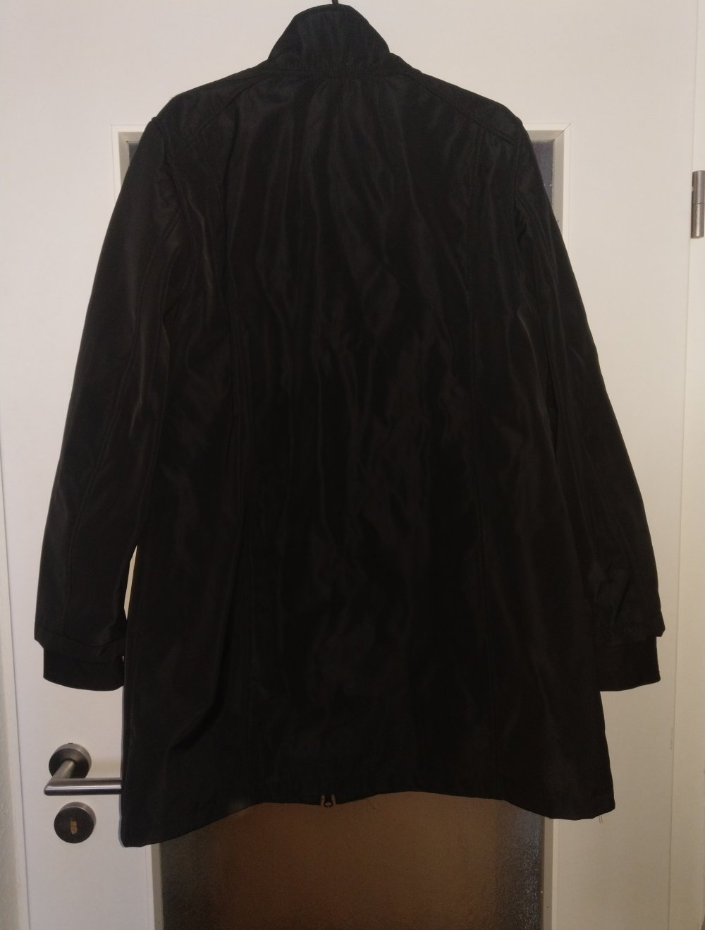 Neuer Regenmantel in L