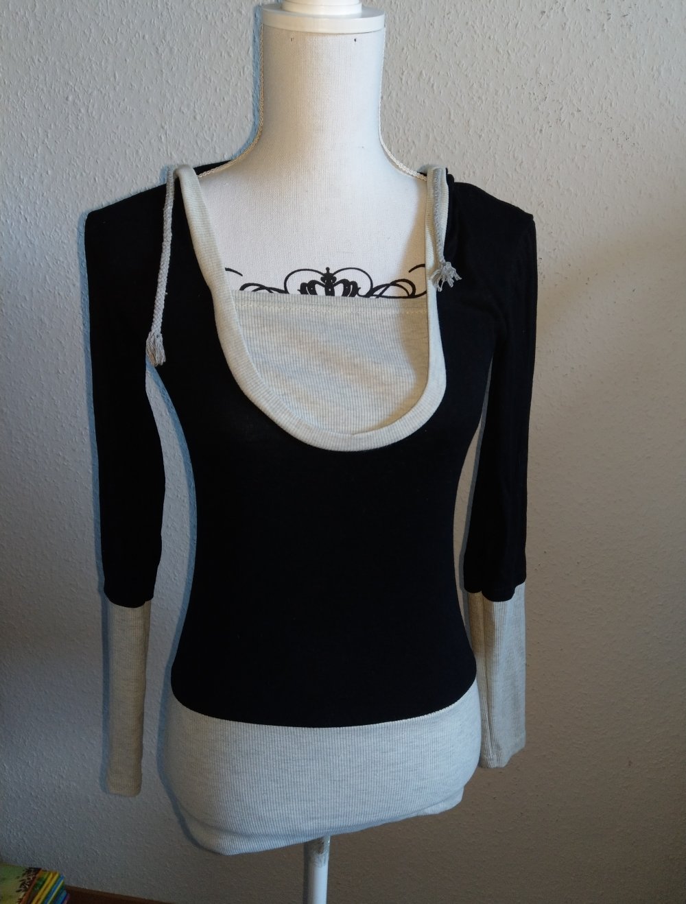 Neuer dünner Pullover in XS