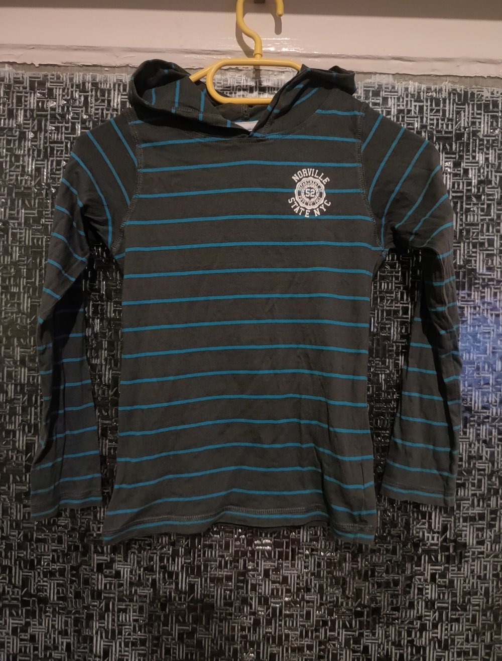 Neues Sweatshirt in 128