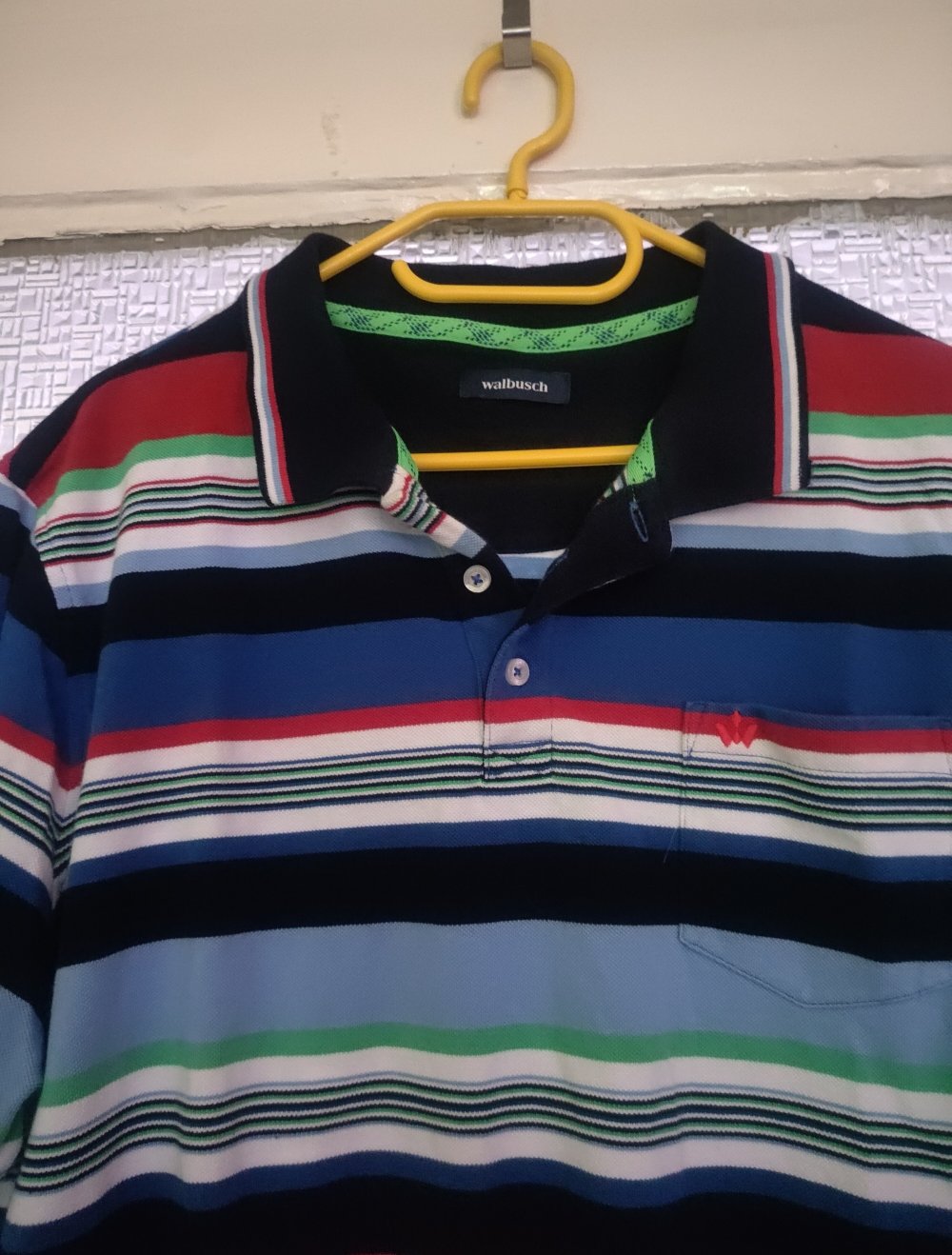 Neues Poloshirt in 56