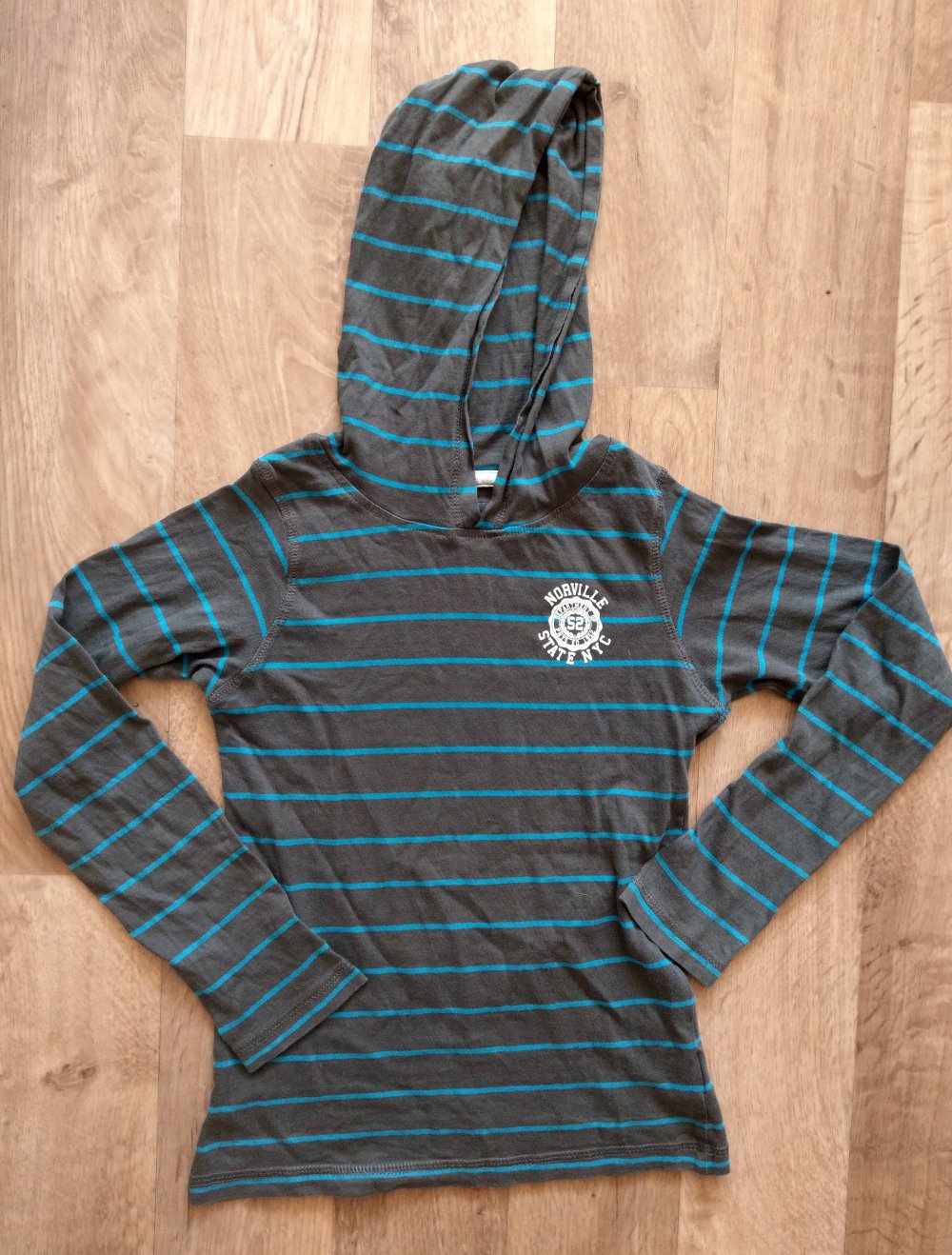 Neues Sweatshirt in 128