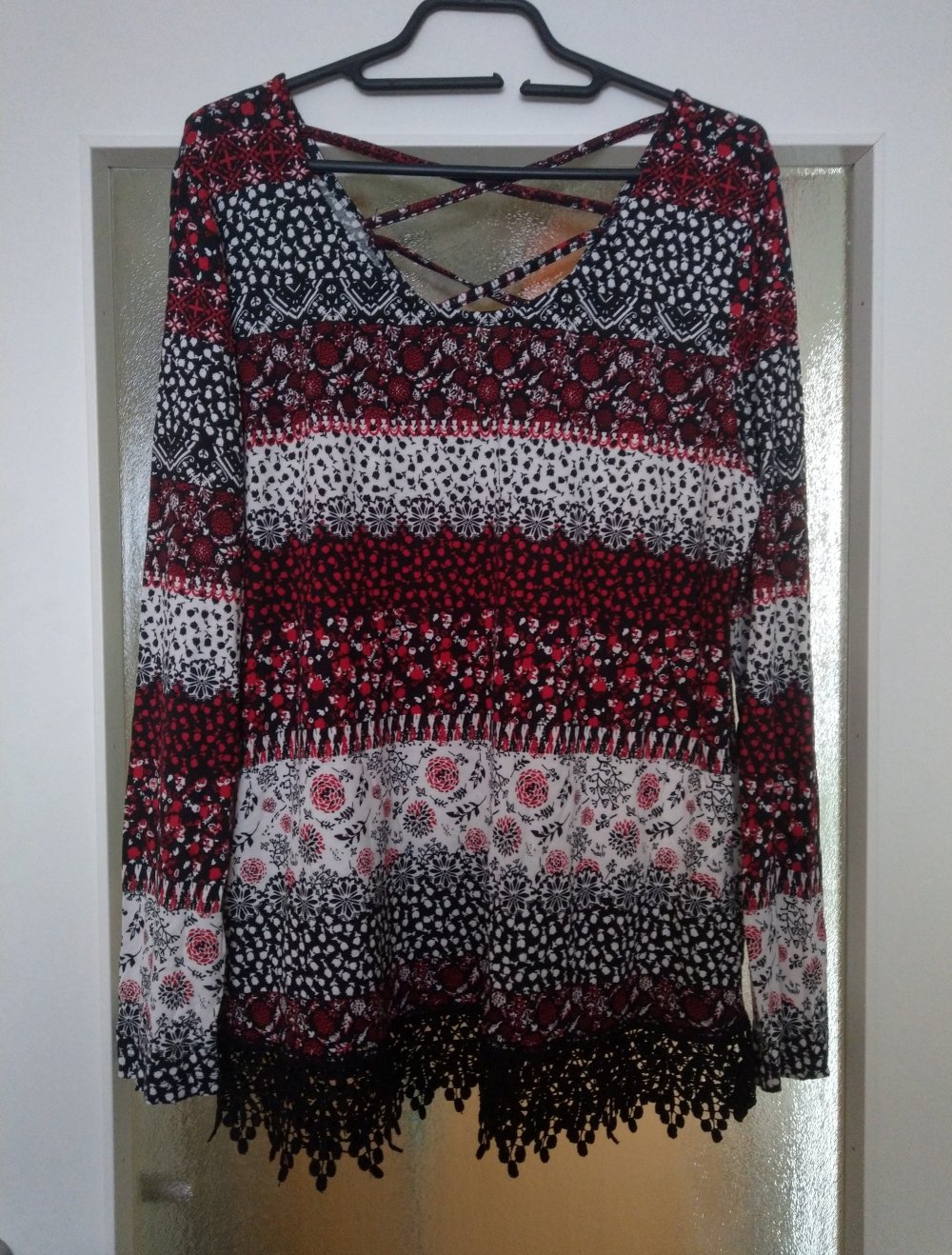 Neuer dünner Pullover in 42