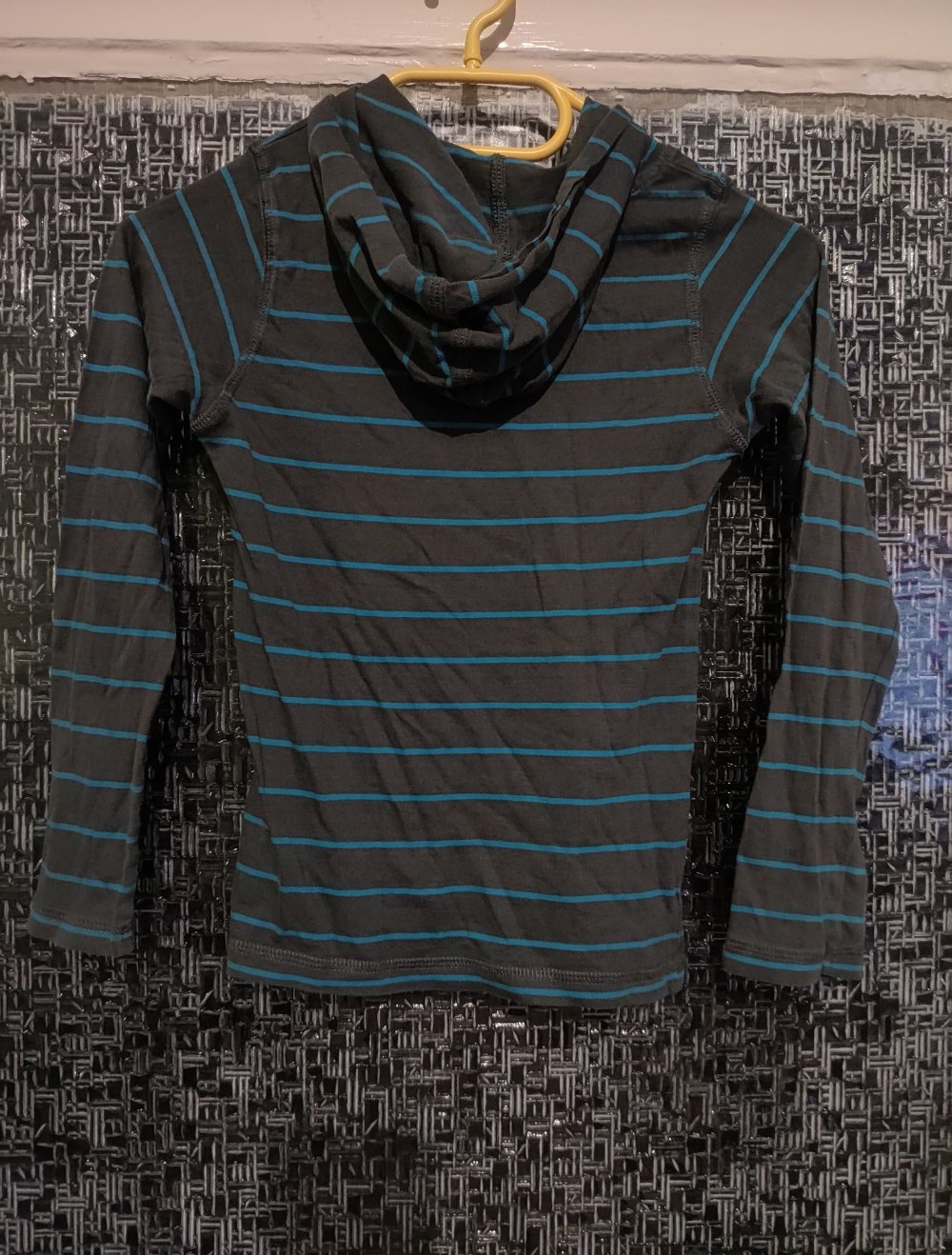 Neues Sweatshirt in 128