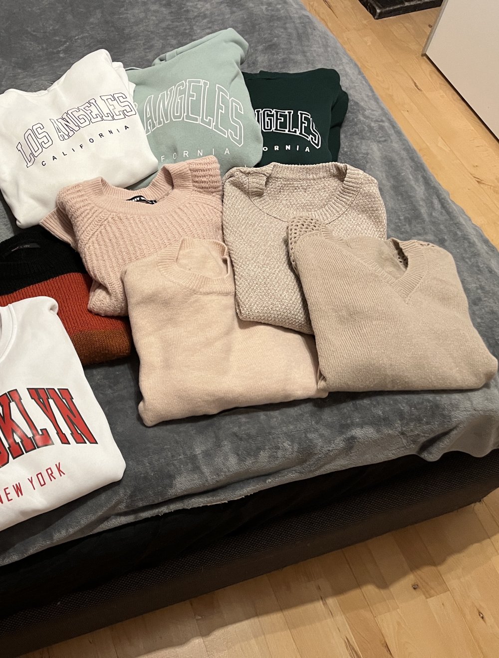 verschiedene Pullover//alle Pullover für 35€!!