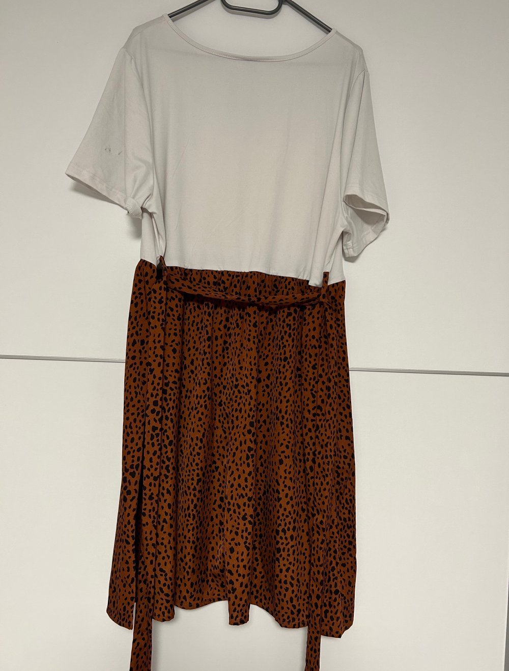 T-Shirt Kleid mit Leopardenmuster
