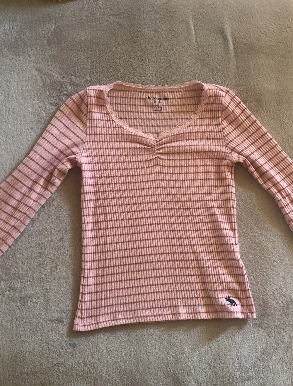 Oberteil mit V - Ausschnitt