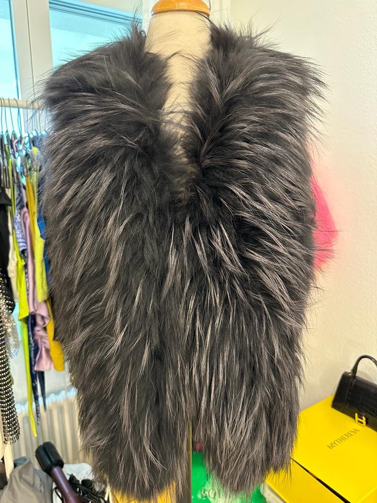 Schwarz/ Silber Weste Echt Fell