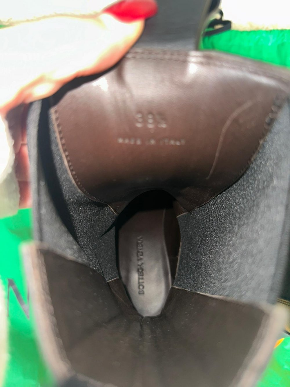 BOTTEGA VENETA Tire Chelsea Boots aus Leder mit Gummibesatz schwarz/ orange   2 mal getragen. Wie NEU!