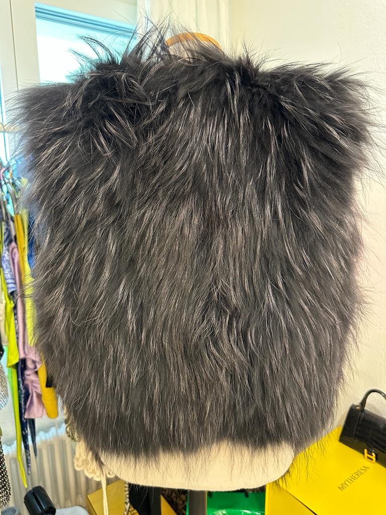 Schwarz/ Silber Weste Echt Fell