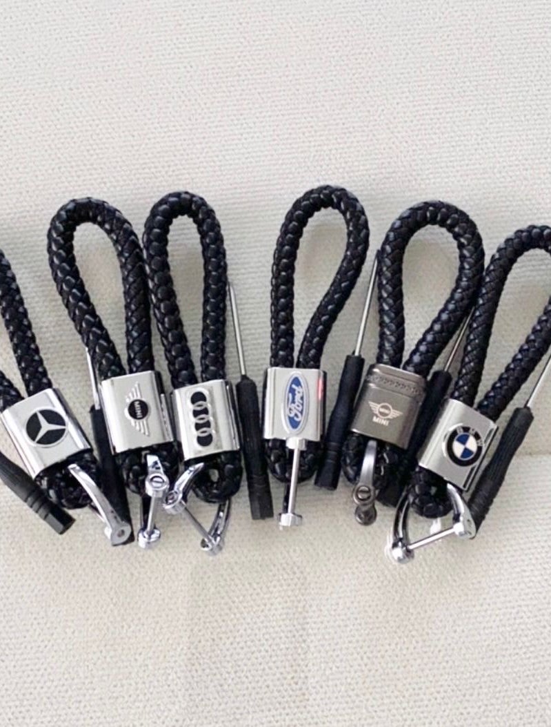 Verschiedene Schlüsselanhänger aus leder