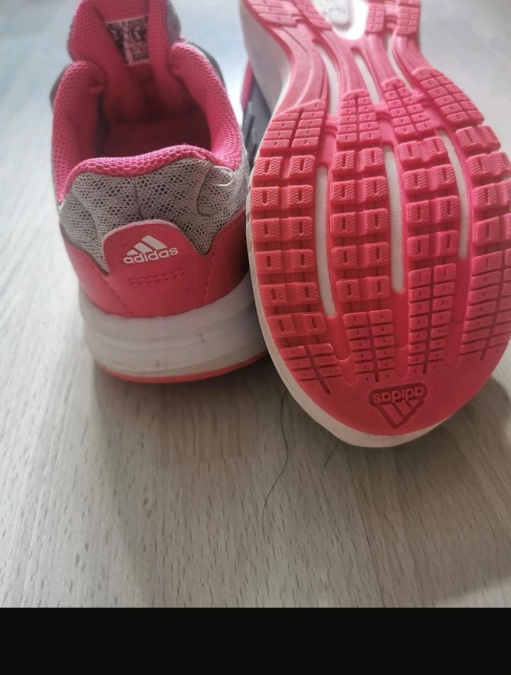 Leichte Adidas Sneakers Sportschuhe  Größe 31 1/2 sehr guter, beinahe neuwertiger Zustand