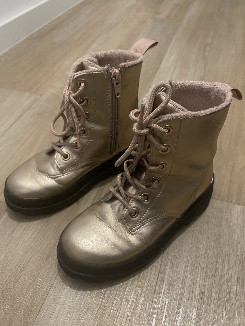 Schnürstiefel mit warmem Futter H&M