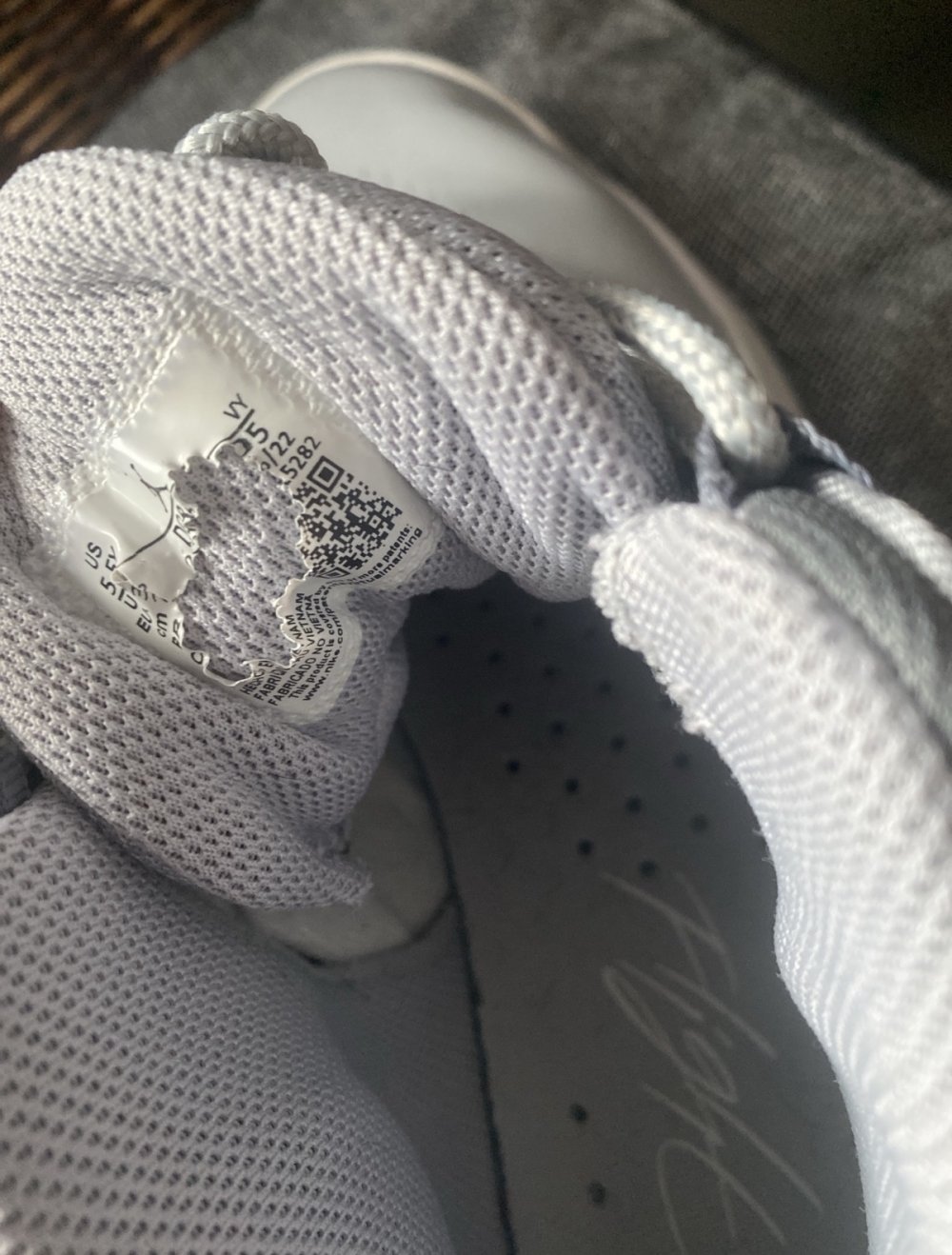 Jordan Aura 4 Größe 38