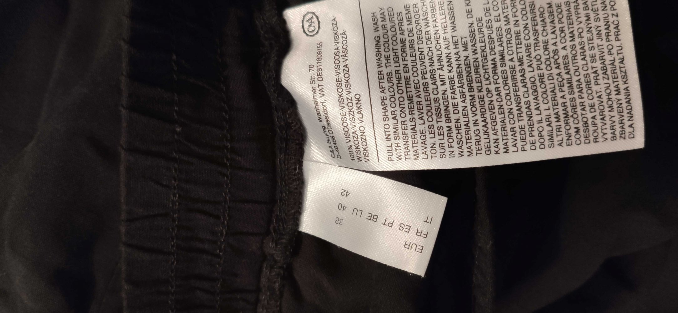 Leichte schwarze Sommerhose