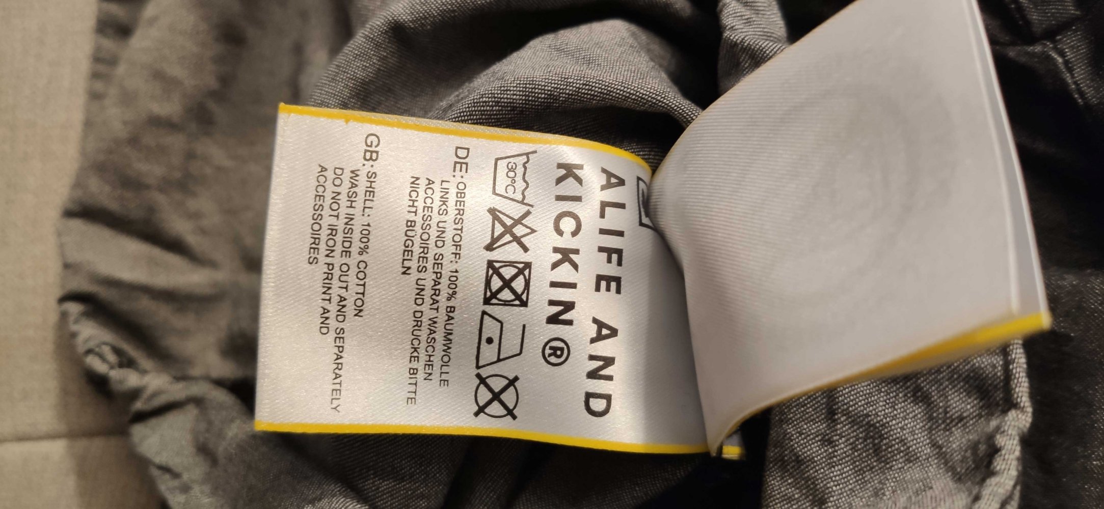 Kurzer dunkelgrauer Jumpsuite