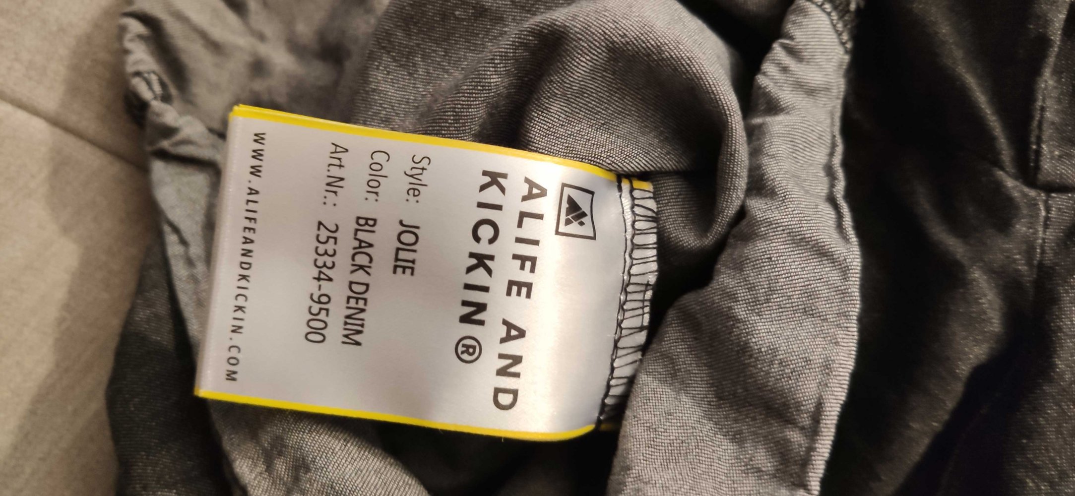 Kurzer dunkelgrauer Jumpsuite