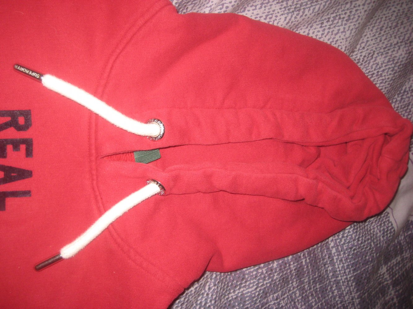 Kuscheliger Roter Hoodi, Superdry, Taschen, Aufdruck, Gr. 38