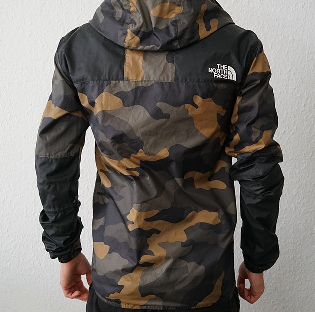 Regenjacke / The North Face / Tarnmuster / Größe XXS