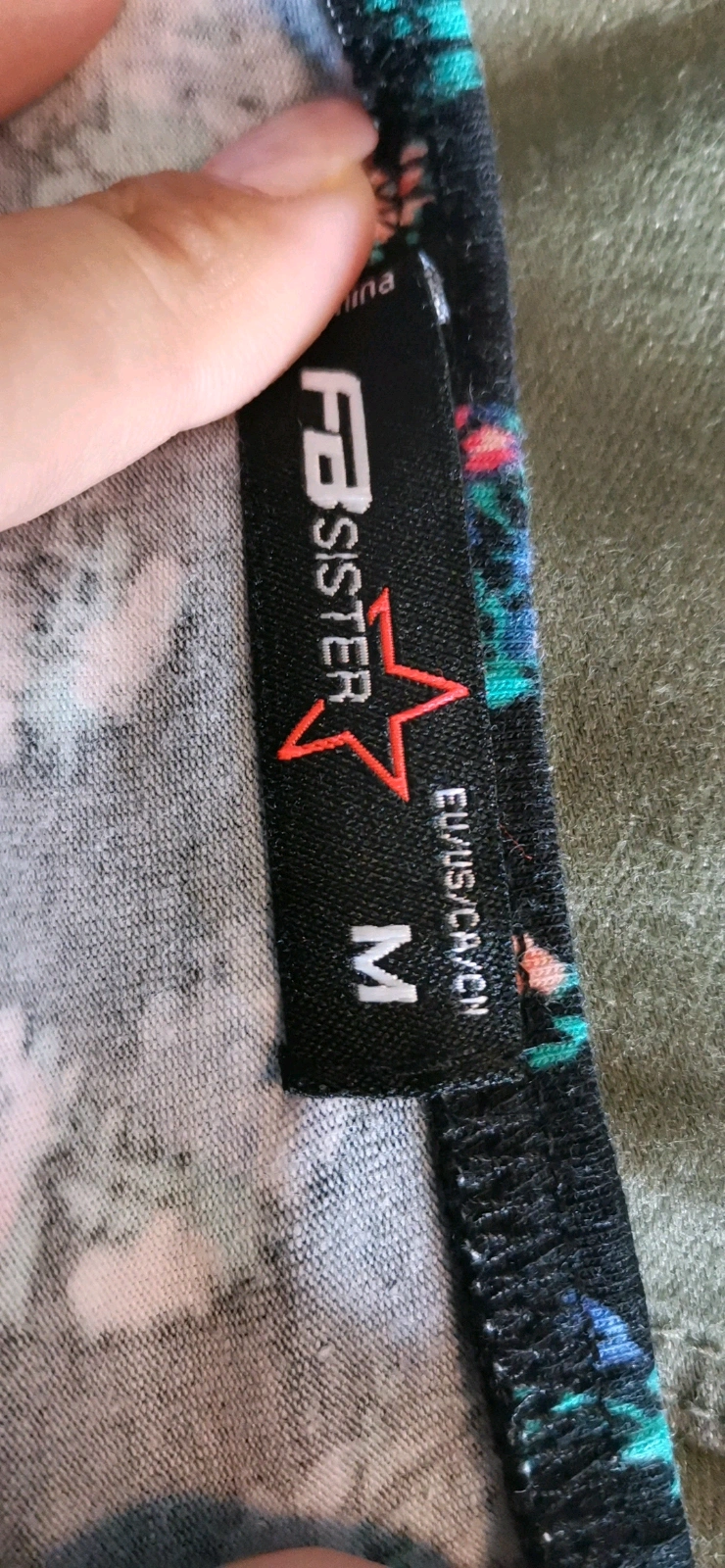 Kleid mit Blumen schwarz Gr M