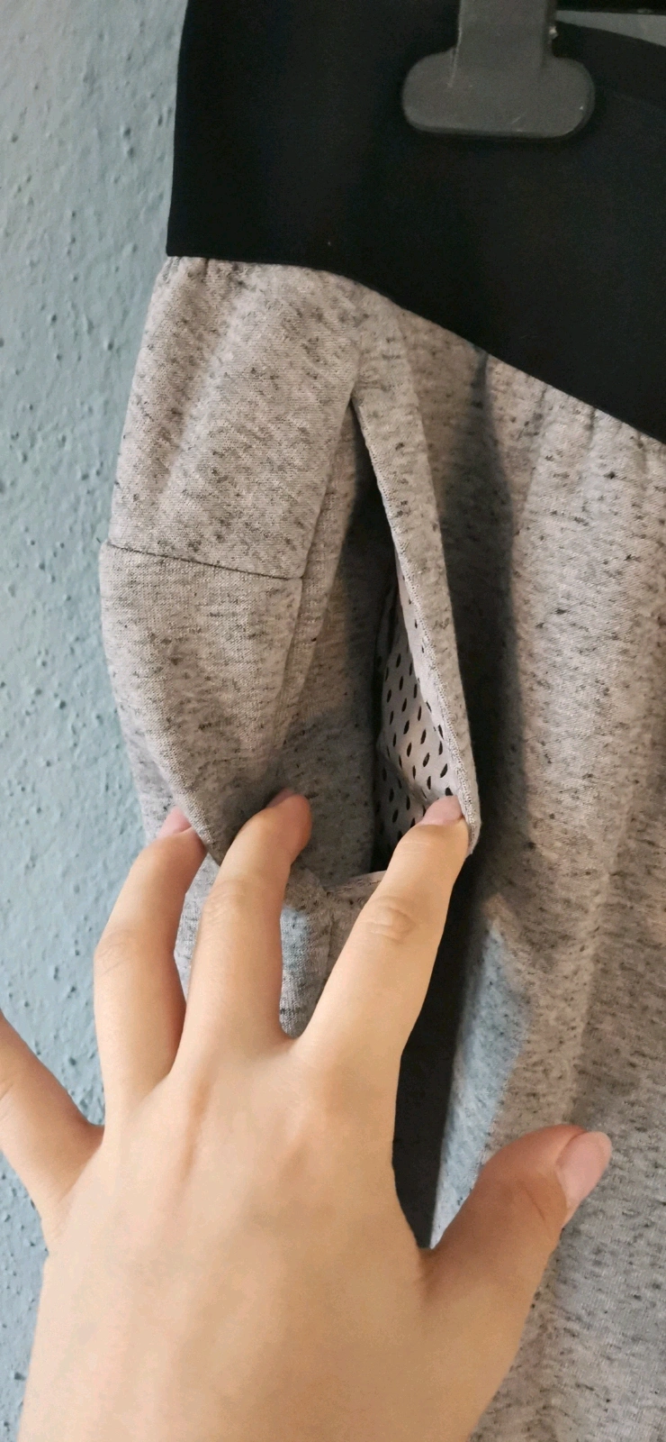 Adidas Hose gr. 42-44 grau schwarz mit Gummibund