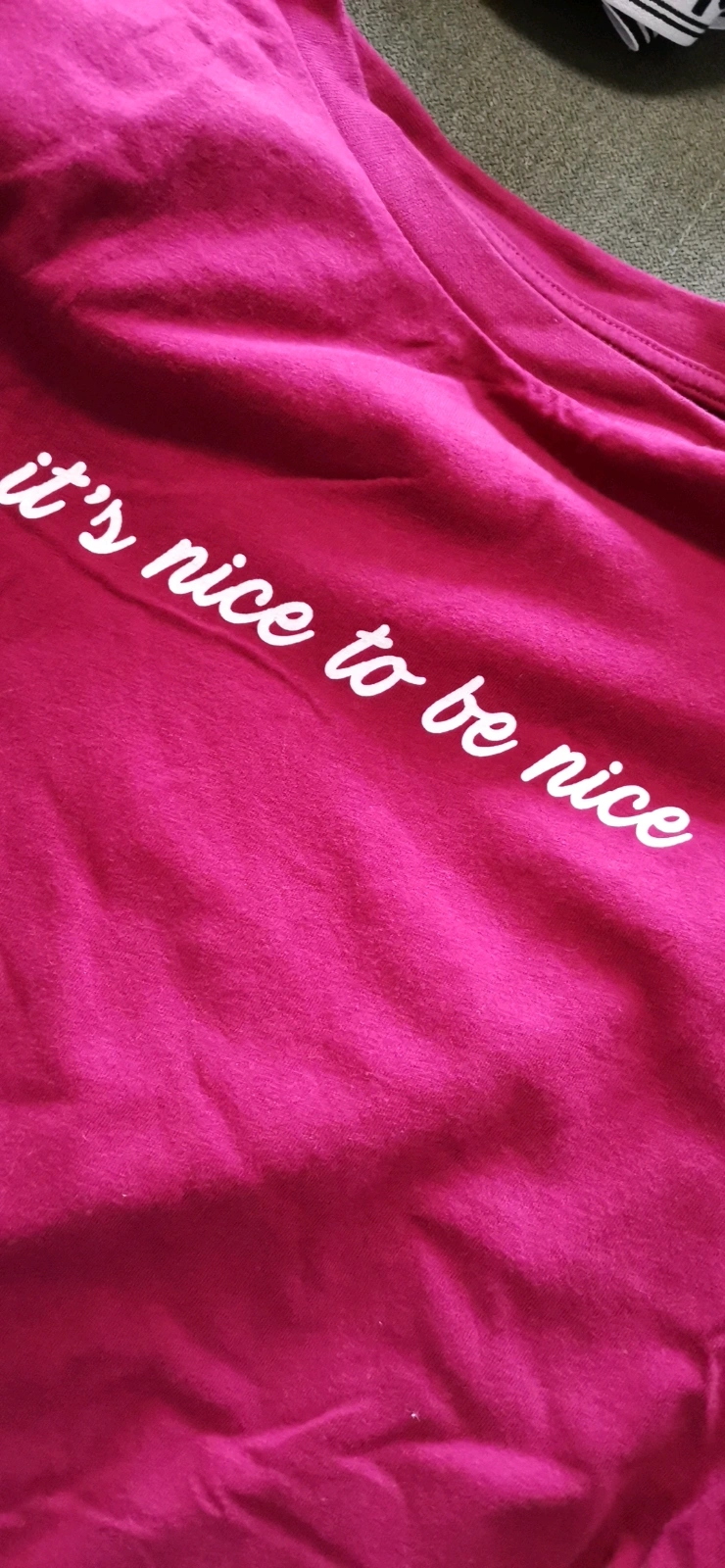 Primark T-Shirt Gr. XL Statement it's nice to be nice dunkelrot Bordeaux