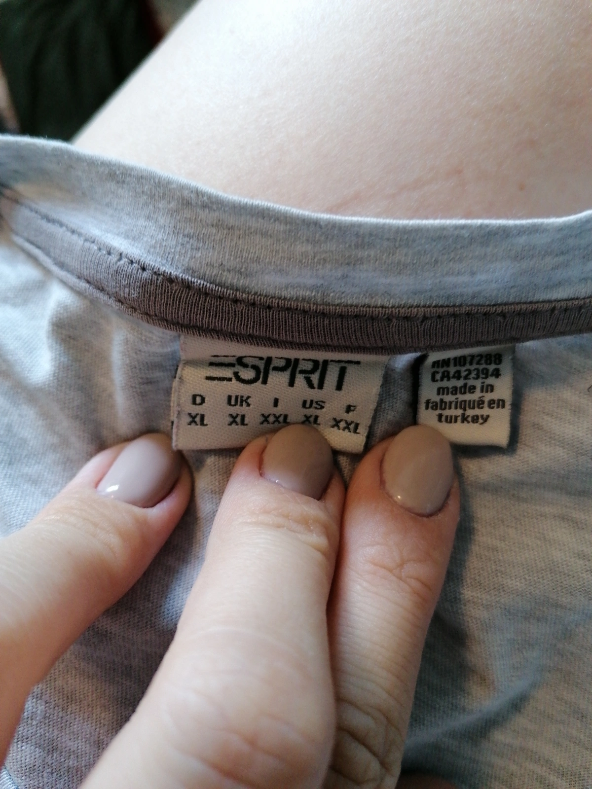 Graues Esprit T-shirt mit Frau Gr. XL