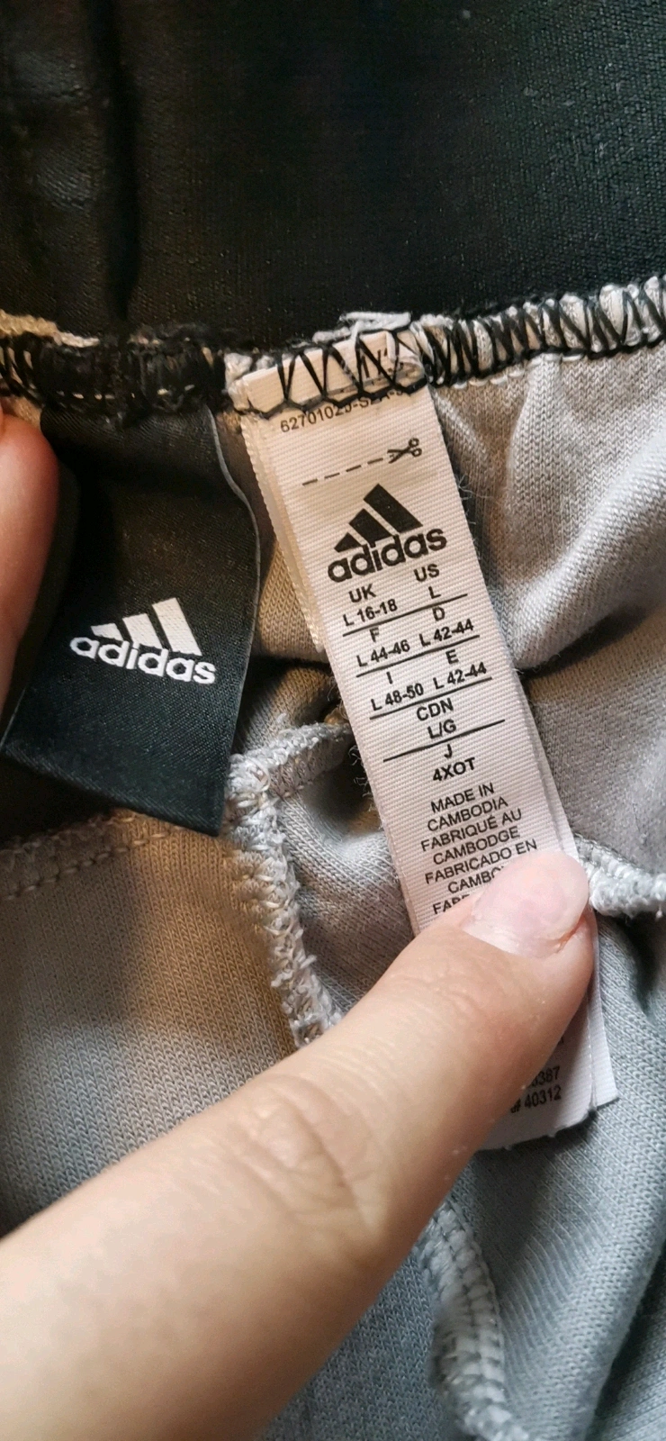 Adidas Hose gr. 42-44 grau schwarz mit Gummibund