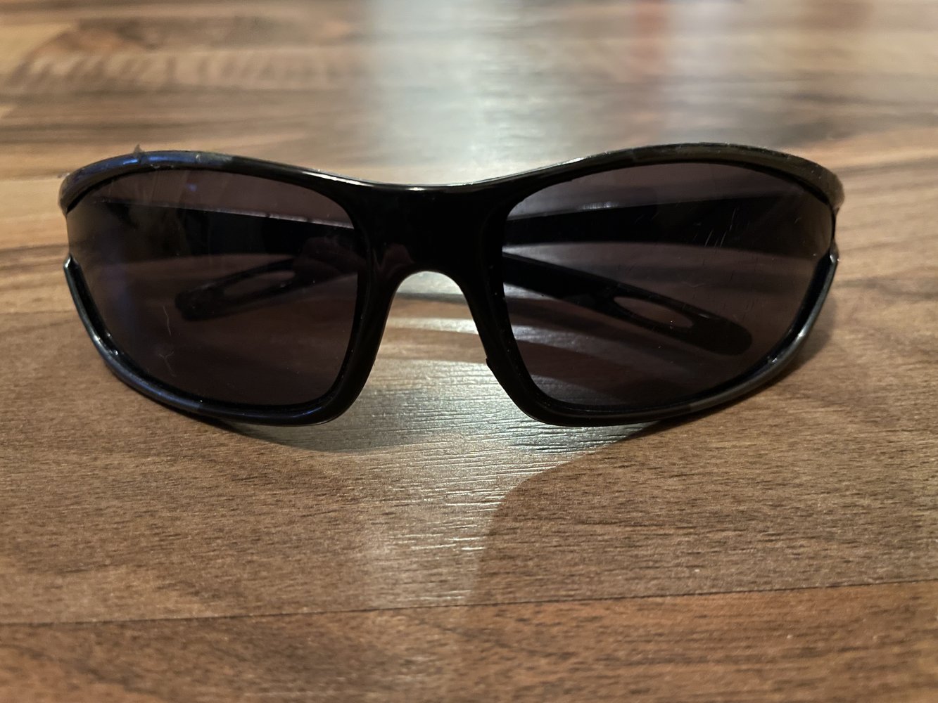 Sonnenbrille für kleine Jungs