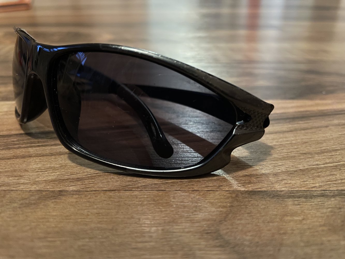 Sonnenbrille für kleine Jungs