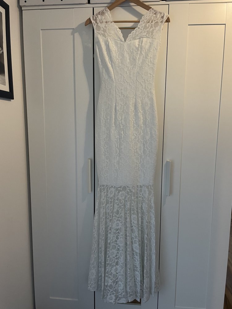 Schönes langes Kleid