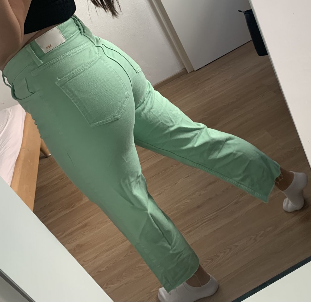(36): Zara High Waist Jeans grün