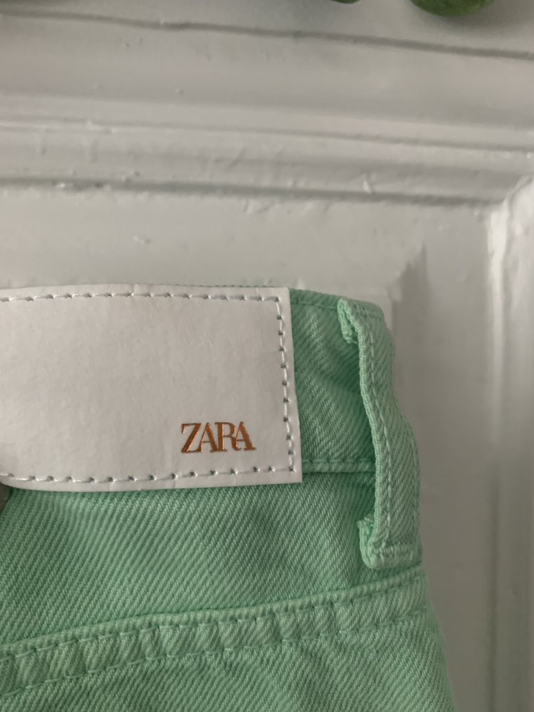 (36): Zara High Waist Jeans grün