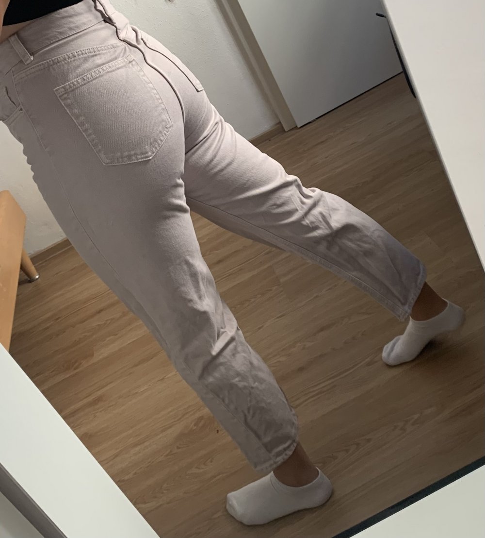 H&M High Waist Mom Jeans Hose flieder rosa 