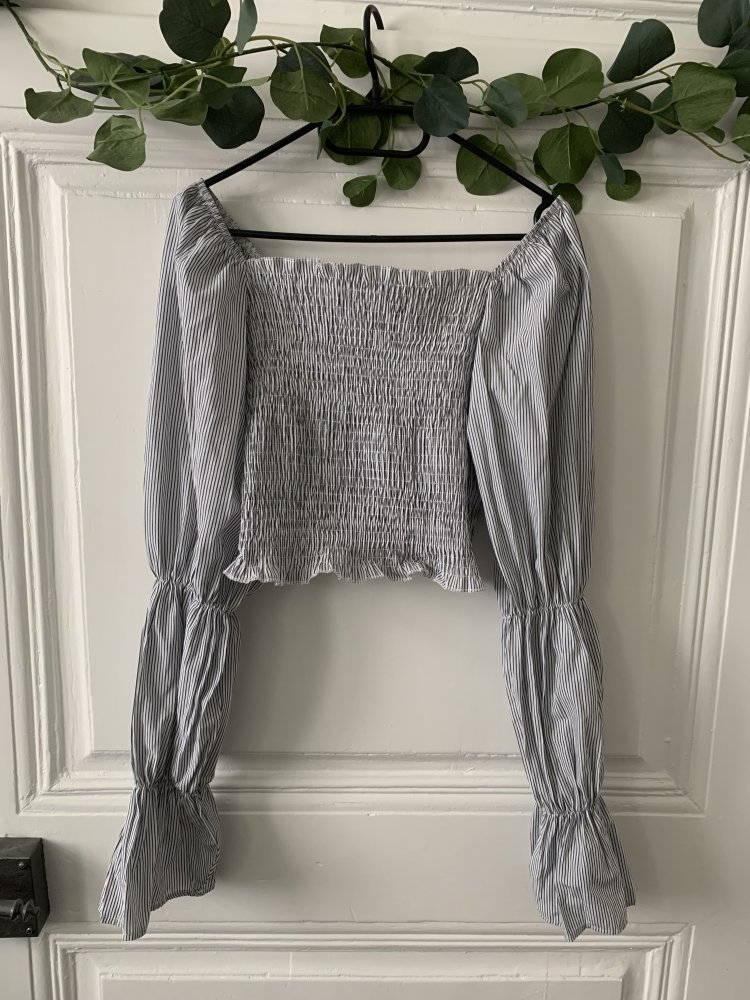 (S): NA-KD gestreifte Bluse 