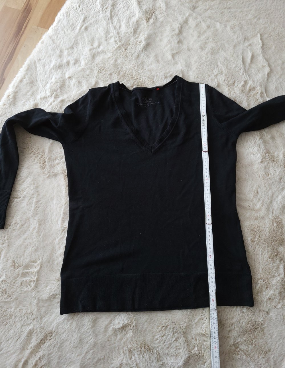 Schwarzes Langarmshirt Dünner Pullover V-Ausschnitt s.Oliver