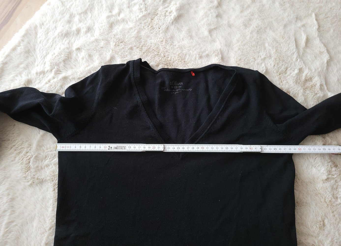 Schwarzes Langarmshirt Dünner Pullover V-Ausschnitt s.Oliver