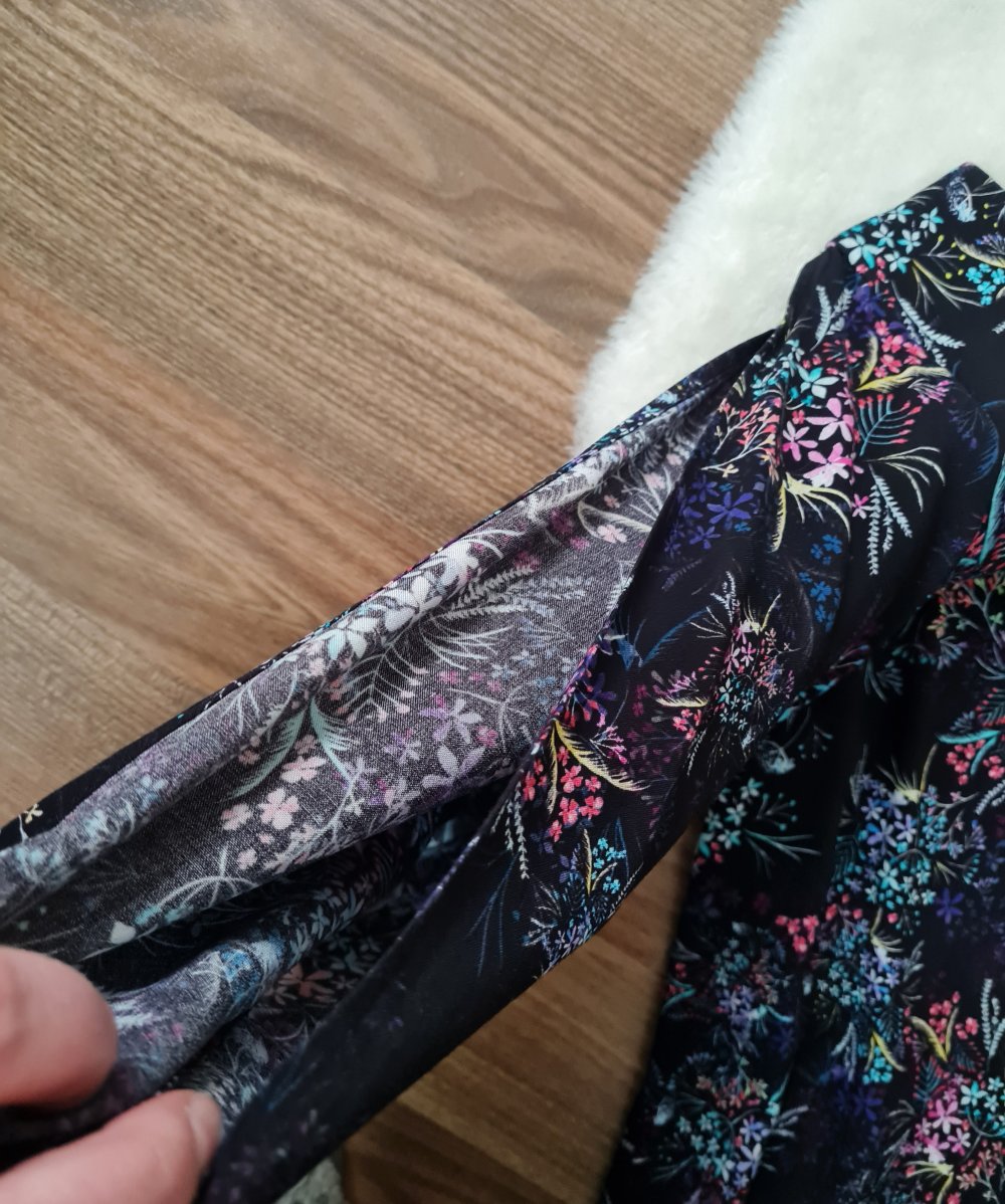 Bunte Bluse Blumenprint Offene Ärmel Gr. 36