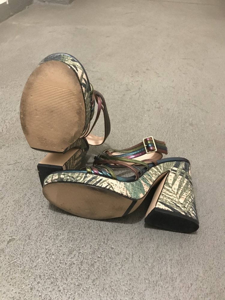 Bunte Metallic Sandalen