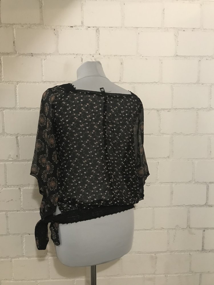Transparente Bluse mit Blumen 