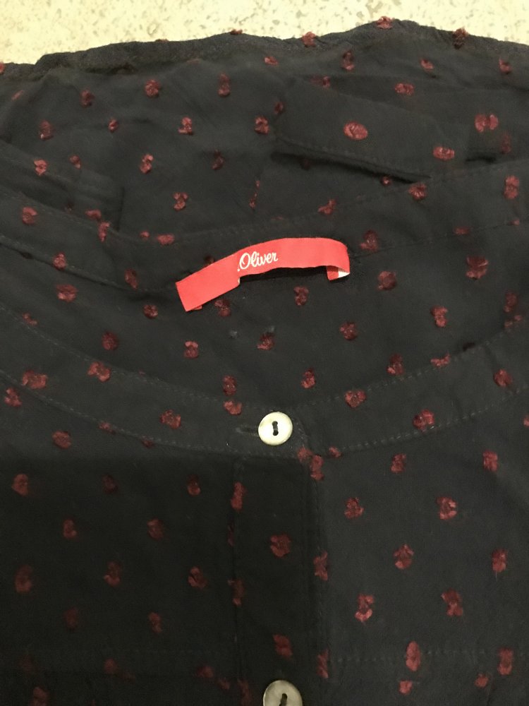 Bluse mit aufgestickten Punkten