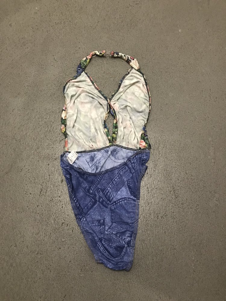 Badeanzug zum Sonnenbaden 