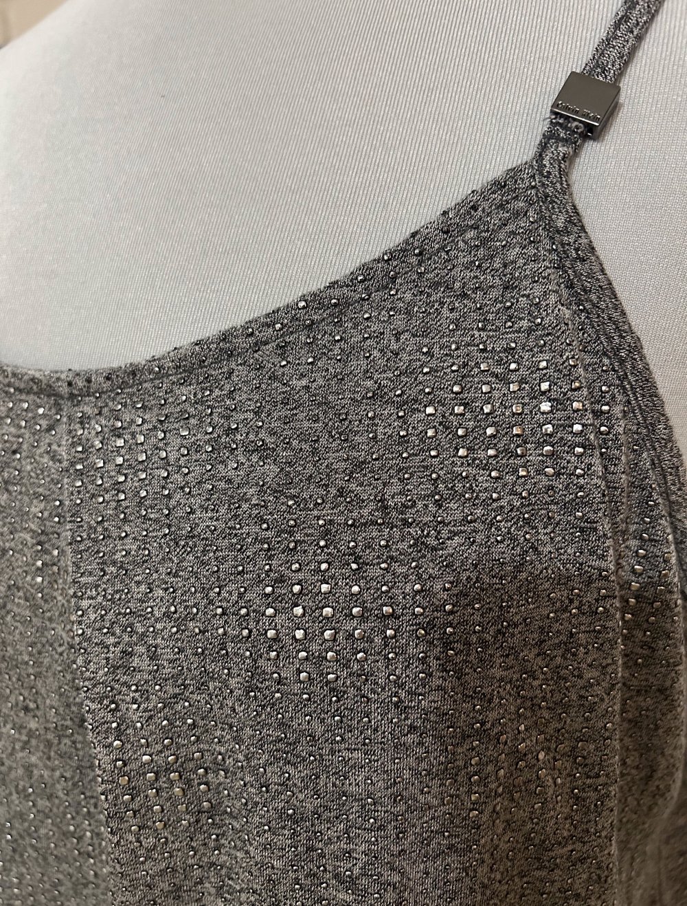 Trägertop mit Silberelementen