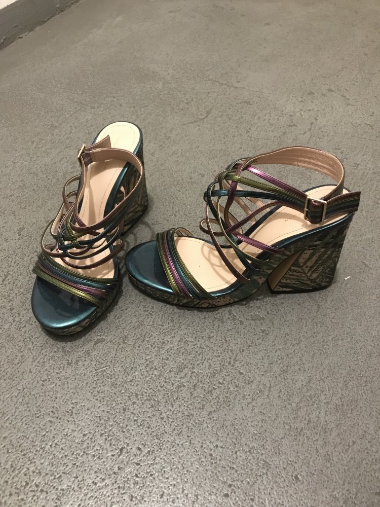 Bunte Metallic Sandalen