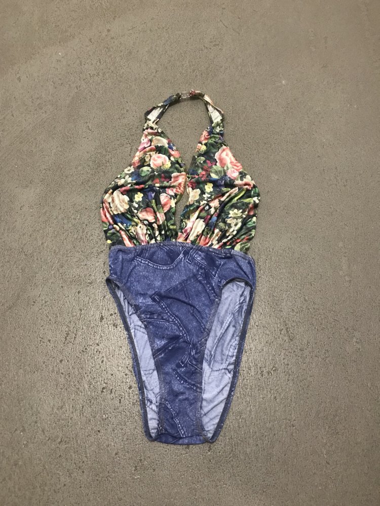 Badeanzug zum Sonnenbaden 