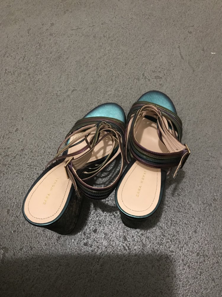 Bunte Metallic Sandalen